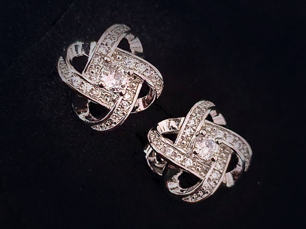 Kristallen oorbellen 'knoop'